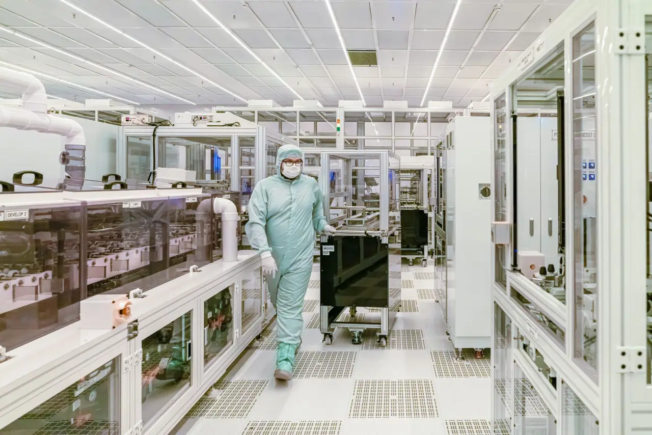 门禁读卡器与巡更系统如何协同构建园区安全管控体系