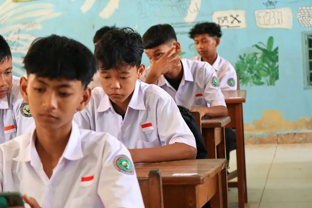 南宁产业园区门禁系统升级：读卡器与道闸机的选型要点分析